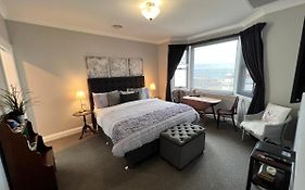 Number 10 -King Bed With Breakfast